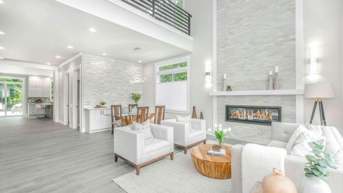 Summertime Home Staging Tips: Staging a Luxury Home to Wow